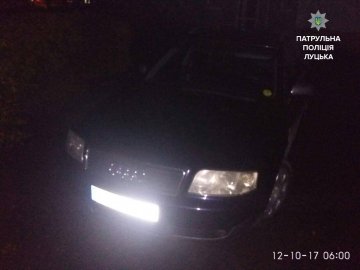 У Луцьку вночі затримали чоловіків, яких розшукували за крадіжки