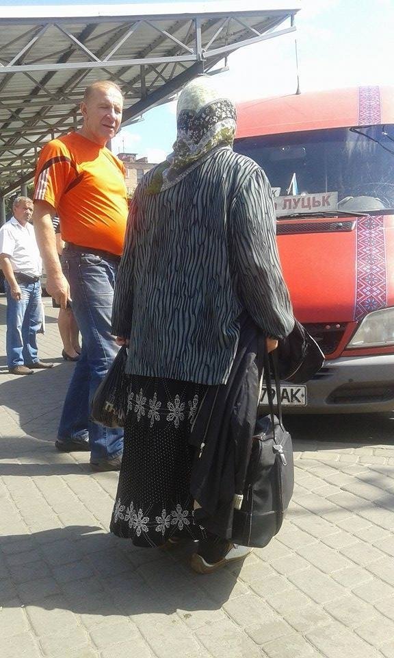 Водій маршрутки посварився із луцькими волонтерами через передачу для військових