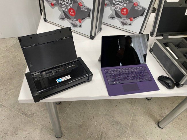 Чотири громади Волині отримали «мобільні цифрові валізи» – робочі місця адміністраторів ЦНАП. ФОТО