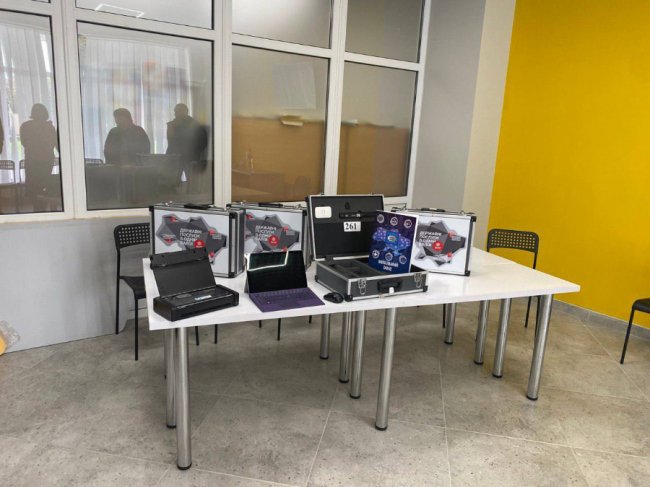 Чотири громади Волині отримали «мобільні цифрові валізи» – робочі місця адміністраторів ЦНАП. ФОТО