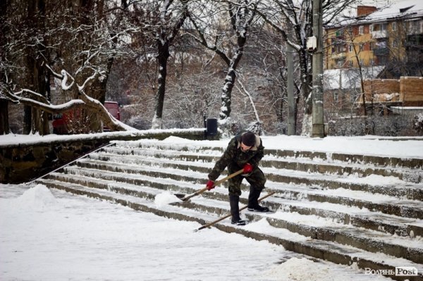У Луцьк прийшла справжня зима. ФОТО