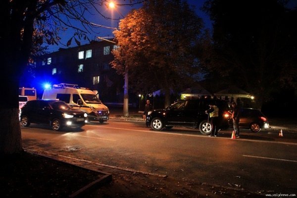 Аварія в Луцьку: зіткнулися два позашляховики. ФОТО