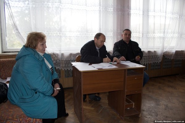 На Волині ще одна виборча комісія почала роботу з порушення закону. ВІДЕО