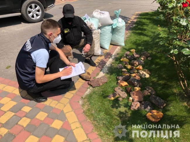 На Рівненщині  вилучили бурштину на понад 30 мільйонів гривень. ФОТО
