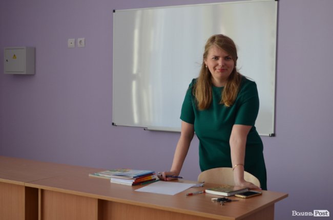 Кольорові стіни, ігрова кімната і басейн: луцька школа №27 зсередини. ФОТО