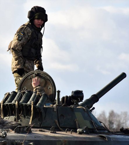 Показали, як тренуються стріляти бійці волинської бригади. ФОТО