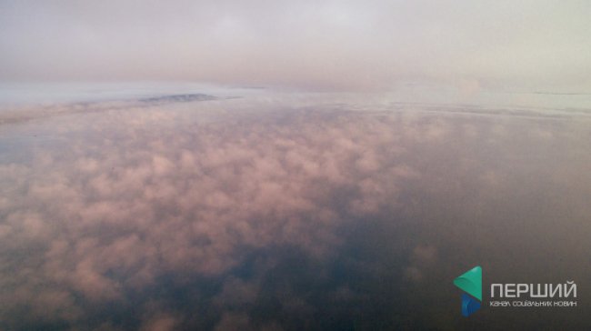 Опублікували фото оповитого туманом Світязю з висоти пташиного польоту