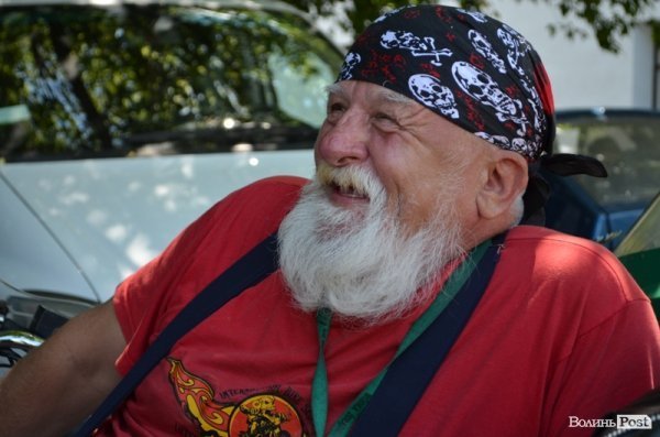 Під Луцьком - тусовка байкерів. ФОТО