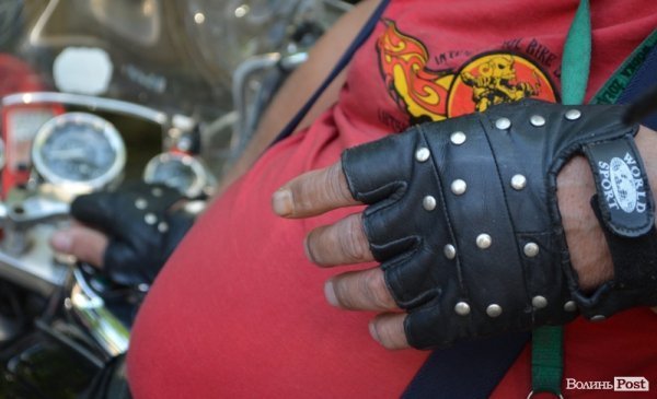 Під Луцьком - тусовка байкерів. ФОТО