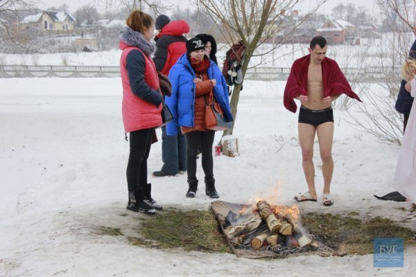 Як на Водохреще пірнали у Нововолинську