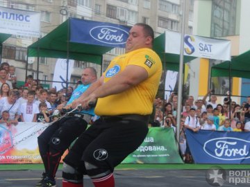 Збірна України зі стронгмену у Луцьку перемогла збірну Європи. ФОТО