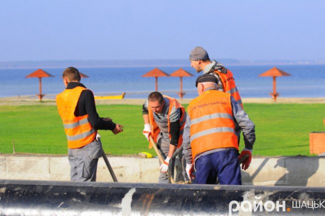 Як на Світязі «реанімують» набережну. ФОТО