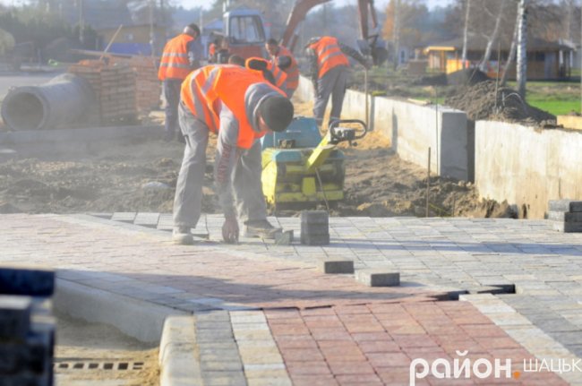 Як на Світязі «реанімують» набережну. ФОТО