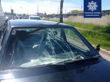 На Карпенка-Карого у Луцьку в аварію потрапив велосипедист, його забрали до лікарні