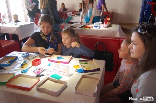 У Луцьку почали готувати подарунки до Великодня. ФОТО