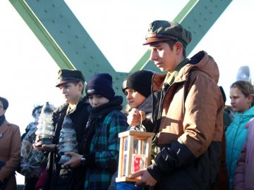 На Волинь привезли Вифлеємський вогонь миру. ФОТО