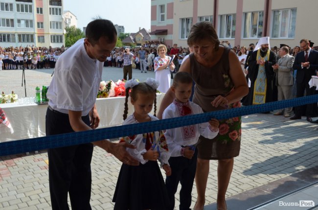 Під гаслом «Вперше»: луцька школа №27 відкрила свої двері. ФОТОРЕПОРТАЖ