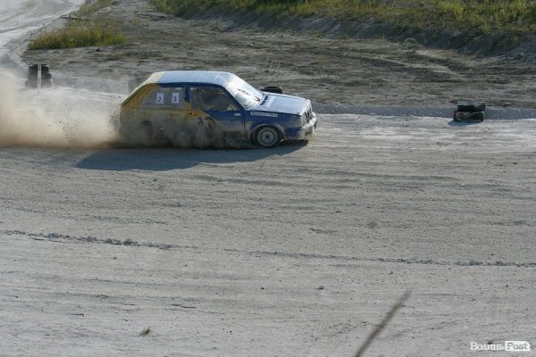 Під час автогонок під Луцьком перекинувся автомобіль. ФОТО