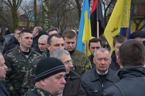 Як Нововолинськ поховав Героя Майдану. ФОТО