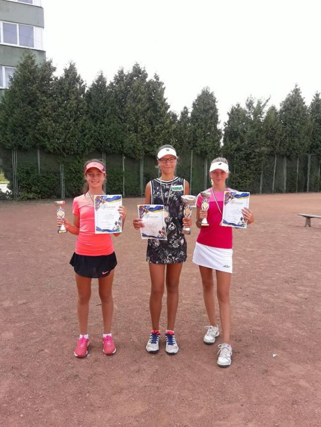 Юна спортсменка з Луцька взяла «бронзу» на турнірі з тенісу