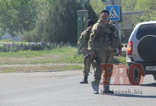 У Бердянськ стягнули багато військової техніки. ФОТО