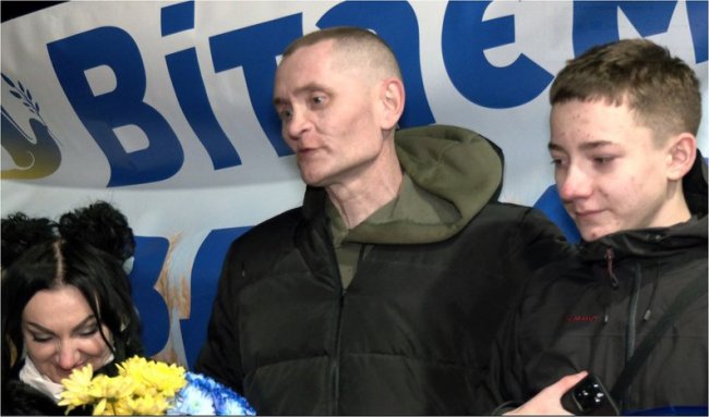 У Луцьку зустріли звільненого з російського полону розвідника Ігоря Павляка
