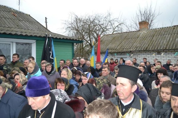 Як Нововолинськ поховав Героя Майдану. ФОТО