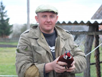 На Волині переселенець з Луганщини  взявся за розведення фазанів