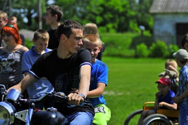 Байкери-«терапевти» влаштували свято для дітей. ФОТО