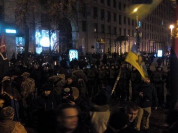 На Грушевського - сутичка між націоналістами та правоохоронцями