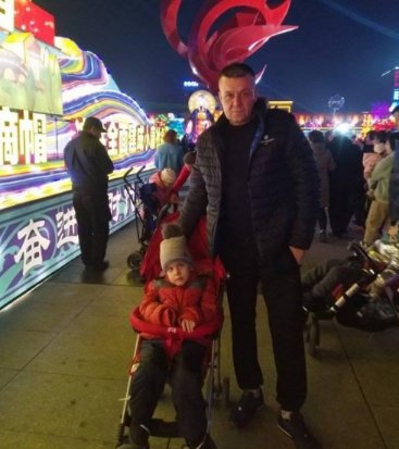 Маленький волинянин, якому благодійники збирали кошти, поїхав у Китай на реабілітацію