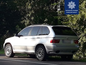 П'яного водія ВМW X5 зупинили за перевищення швидкості і виявили підроблені документи