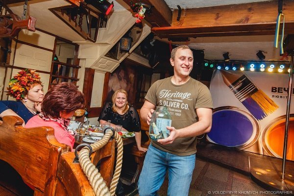 Як у Луцьку під час «Вечірки.UA» відбувалися «вибори». ФОТО