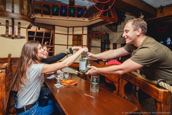 Як у Луцьку під час «Вечірки.UA» відбувалися «вибори». ФОТО