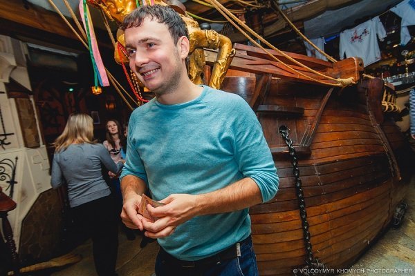 Як у Луцьку під час «Вечірки.UA» відбувалися «вибори». ФОТО