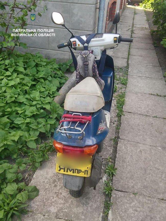 «Під мухою», з пістолетом та без документів: у Луцьку спіймали скутериста