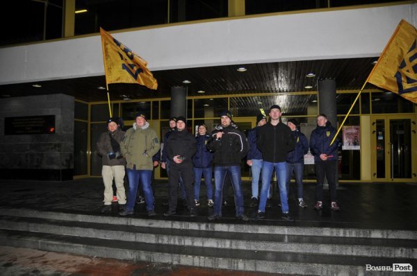 Фаєри, смолоскипи, гасла: Луцьком пройшла хода. ФОТО