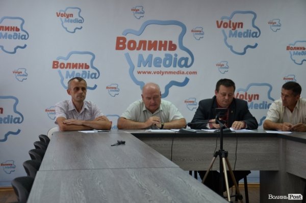 Волинські депутати-свободівці божаться, що ніколи не будуть «кнопкодавити»