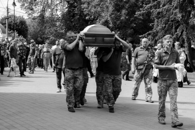 У Луцьку провели в останню дорогу ексдепутата Волиньради, захисника України Сергія Слабенка