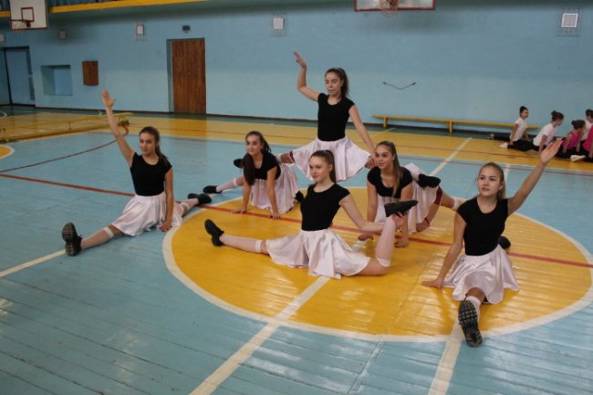 Акробатика і гнучкість: на Волині обрали кращих черлідерок. ФОТО