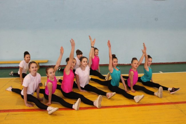 Акробатика і гнучкість: на Волині обрали кращих черлідерок. ФОТО