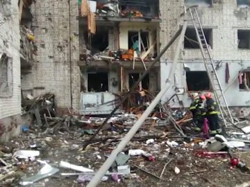 У Чернігові загинуло 33 людини внаслідок авіаудару Росії. ФОТО