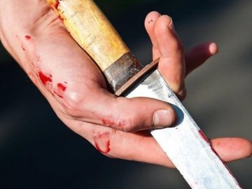 Покарали неповнолітнього з Волині, який напідпитку встромив ніж в живіт односельця