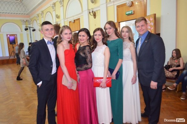 У луцькому виші танцювали, щоб допомогти. ФОТО