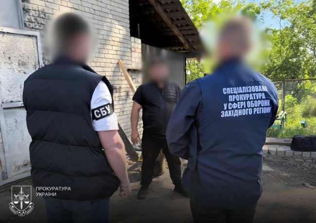 На Волині на хабарі викрили посадовця ТЦК: вимагав від ухилянта щомісячну плату 20 тисяч грн