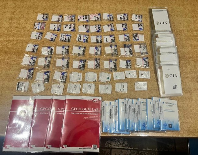 Діаманти заховали в аптечці: через «Устилуг» намагались провезти партію дорогоцінного каміння