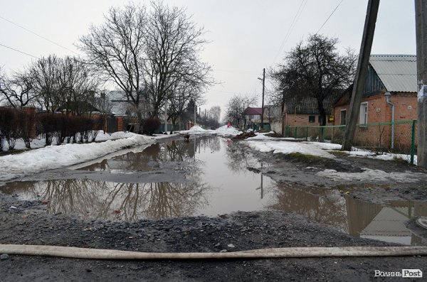 Через відлигу «плаває» приватний сектор у Луцьку. ФОТО