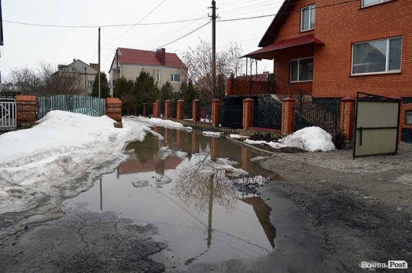 Через відлигу «плаває» приватний сектор у Луцьку. ФОТО