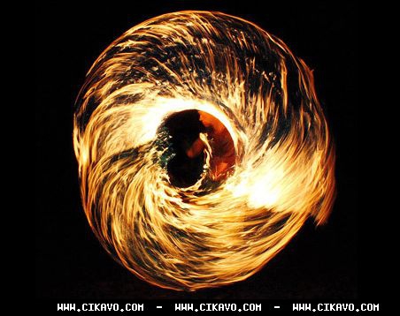 Цікаві приклади «вогняних» світлин та шоу. ФОТО. ВІДЕО