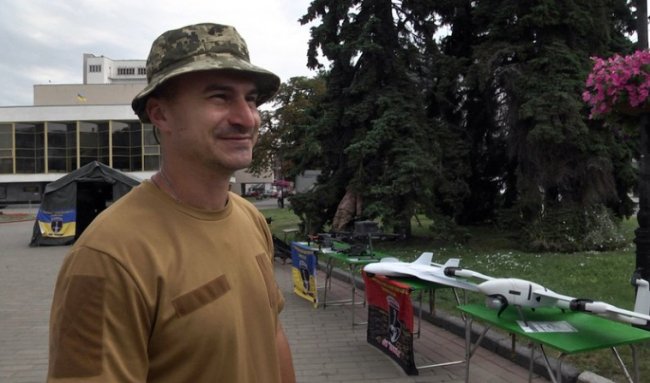 У центрі Луцька представили виставку БпЛА і стрілецької зброї